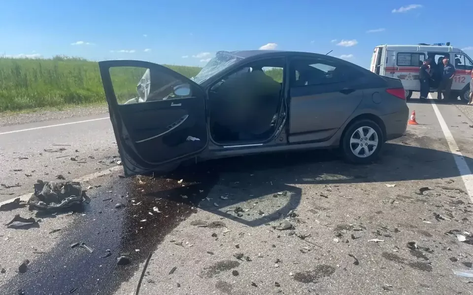 Водитель и три пассажира погибли в жуткой аварии на трассе. Фото