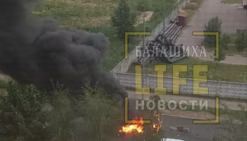 Автомобиль взорвался сразу после начала движения, водитель погиб. Фото