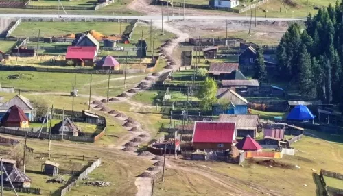 В Улаганском районе Республики Алтай ремонтируют внутрипоселковые дороги