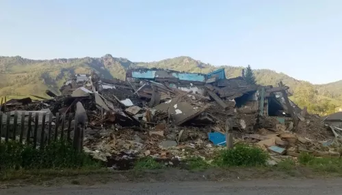 В селе Республики Алтай сносят аварийный дом по решению суда