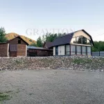 Коттедж в европейском стиле продают в Горном Алтае за 27 млн рублей. Фото