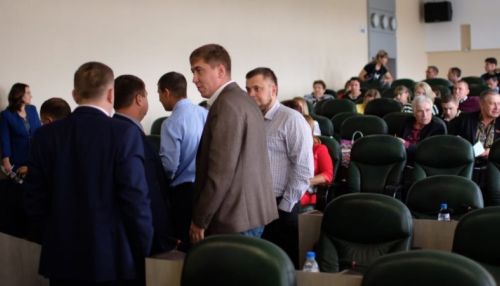 Сорванную сессию Думы Бийска прокомментировали в ЕР