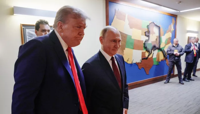 Путин и Трамп провели телефонный разговор в день рождения президента США. Главное
