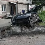 Водитель легковушки погиб в жестком ДТП в Барнауле, еще один человек пострадал