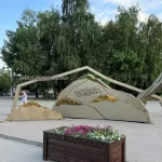 Петровский бульвар в Бийске украсили вазонами с цветами