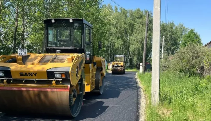 В пригороде Барнаула ремонтируют дороги по проекту поддержки местных инициатив