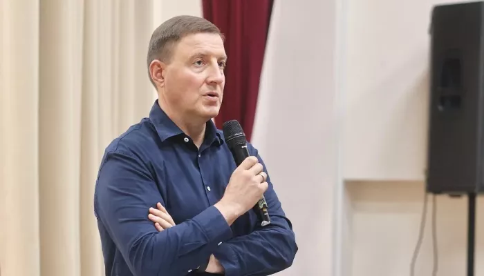 Андрей Турчак обсудил с жителями Майминского района волнующие их проблемы