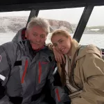 Татьяна Навка поделилась редкими кадрами отдыха с Дмитрием Песковым и дочерьми