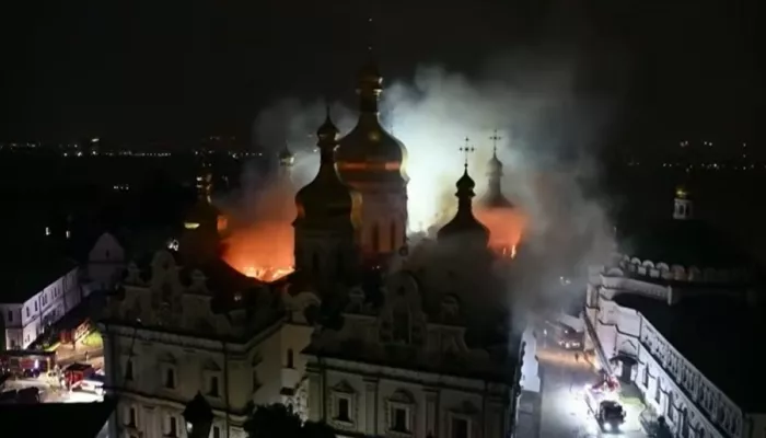 Пророчество сбывается: пожар в Киево-Печерской лавре предсказал старец Зосима