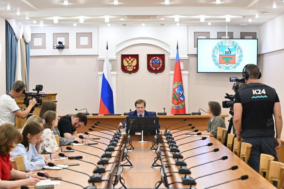 Пресс-конференция министра здравоохранения Алтайского края Дмитрия Попова