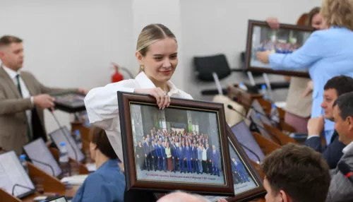 Наверное, в последний раз: фоторепортаж с прощальной сессии АКЗС текущего созыва