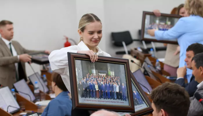 Наверное, в последний раз: фоторепортаж с прощальной сессии АКЗС текущего созыва