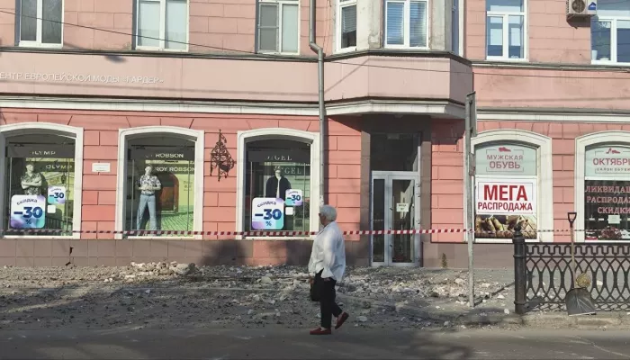 Разрушений не было: власти Барнаула объяснили гору обломков у дома на пр. Ленина, 85