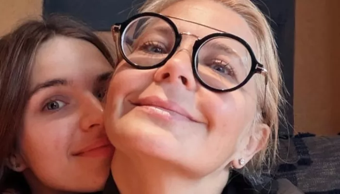 Ирина Пегова впервые за долгое время показала повзрослевшую дочь от Дмитрия Орлова