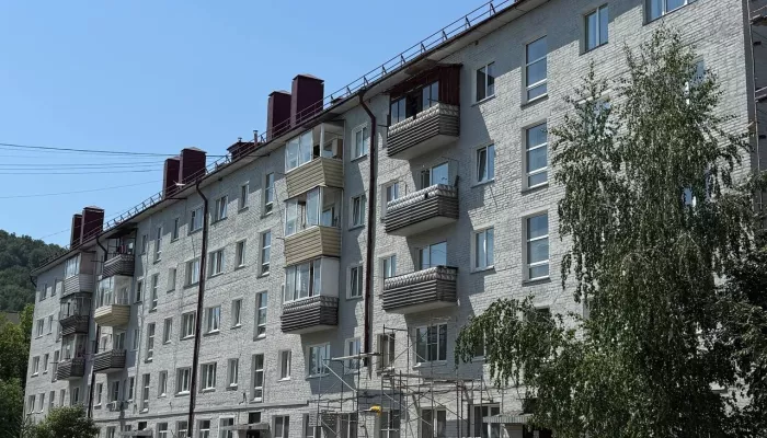 В Республике Алтай продолжается капремонт многоквартирных домов