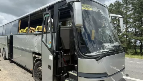 Жертвой удара по автобусу с детьми стала беременная супруга футбольного тренера