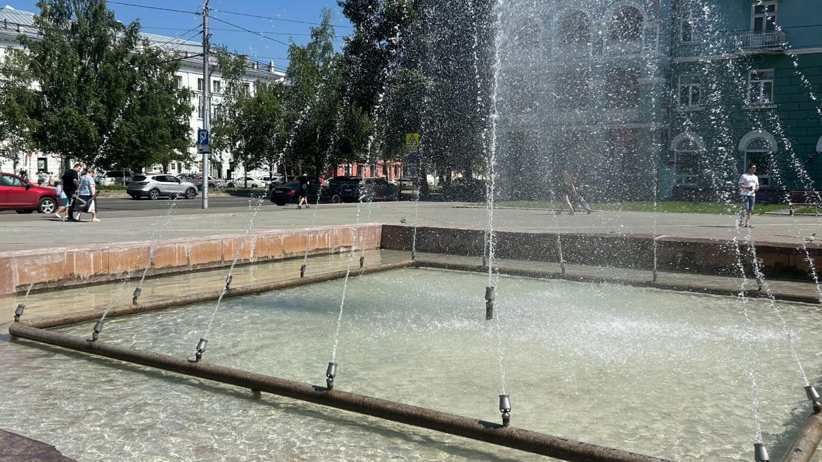Фонтан. Барнаул. Лето.