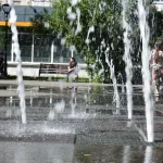 Оазисы в разгар жары: вояж по фонтанам спальных районов Барнаула. Фото