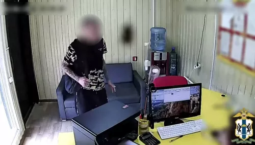 Грабитель в Новосибирске попросил прощения перед нападением: видео