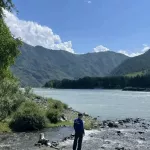 В Республике Алтай стали известны подробности падения подростка со скалы в Катунь