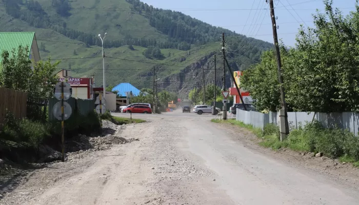 В Республике Алтай проверили, как идет ремонт участка автодороги Шебалино – Каспа