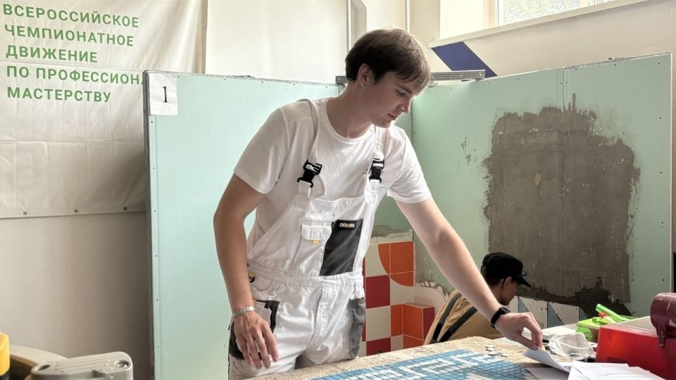 Выпускник Алтайского архитектурно-строительного колледжа Андрей Москов 