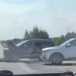 Легковушка врезалась в автобус на трассе в Алтайском крае
