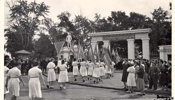 Юность сквозь века: как праздновали молодость в советском Барнауле. Фотоархив