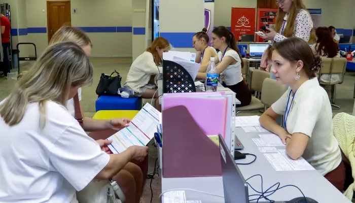 Жесткий конкурс: алтайские вузы столкнулись с небывалым наплывом абитуриентов