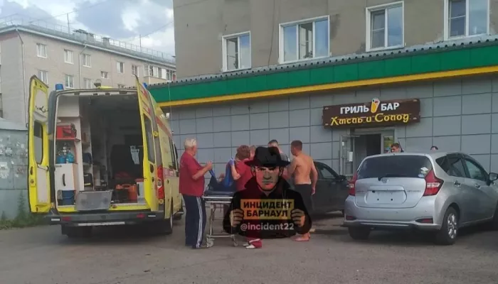 Барнаульцы стали свидетелями смерти мужчины на улице