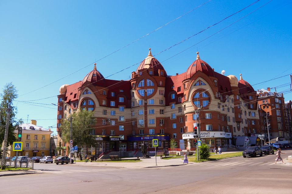 Ул. Партизанская. "Три богатыря"