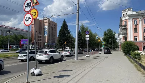 В Барнауле разрешили движение авто по выделенной полосе на проспекте Ленина