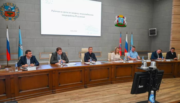 Власти Барнаула помогут жителям Радужного разобраться с бесхозным водопроводом