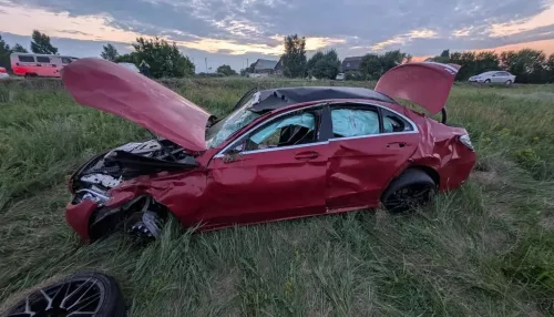 Девушка погибла, четыре человека пострадали в ДТП с Mercedes-Benz под Барнаулом
