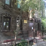 Дом-путешественник с писательским прошлым приватизируют в центре Барнаула