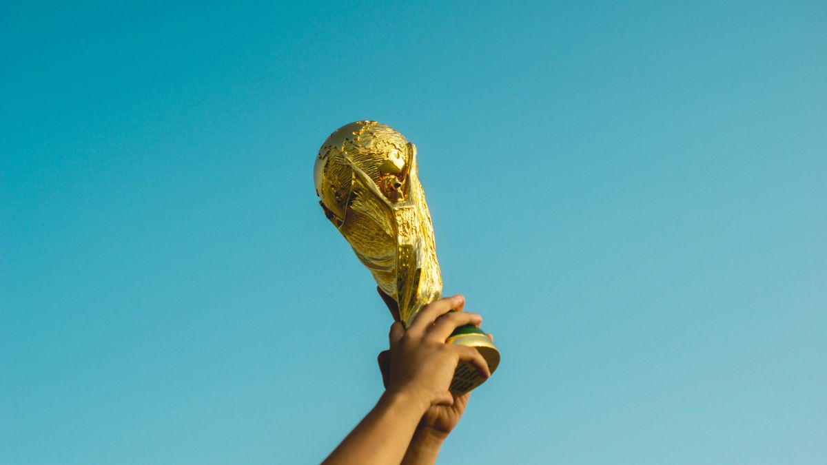 Кубок мира ФИФА - главный трофей чемпионатов мира по футболу