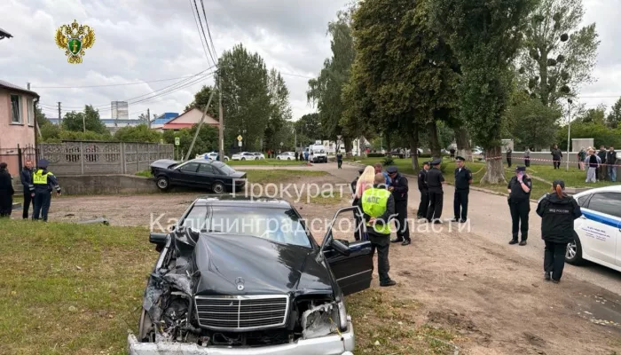 Пьяный водитель сбил женщину с двумя детьми, погиб трехлетний мальчик. Фото и видео
