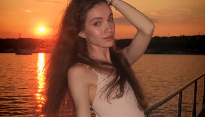 Сестра рэпера Тимати отметила 23-летие на яхте в Сен-Тропе