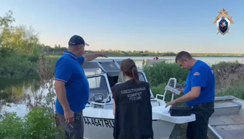 Девушка на гидроцикле переехала трех сапбордистов, один погиб