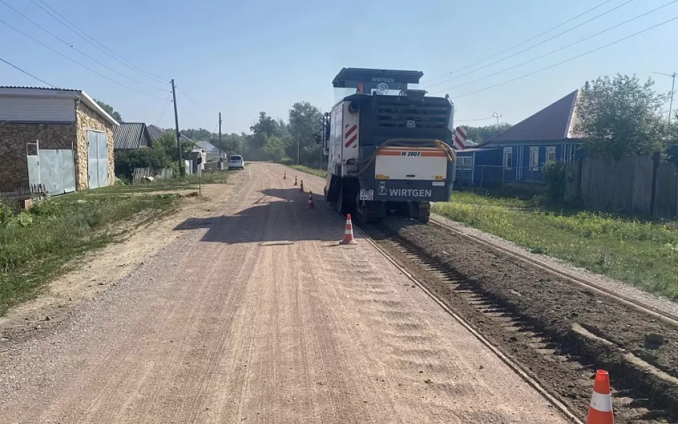 На ремонт сельских дорог в Алтайском крае направили 3,4 млрд рублей