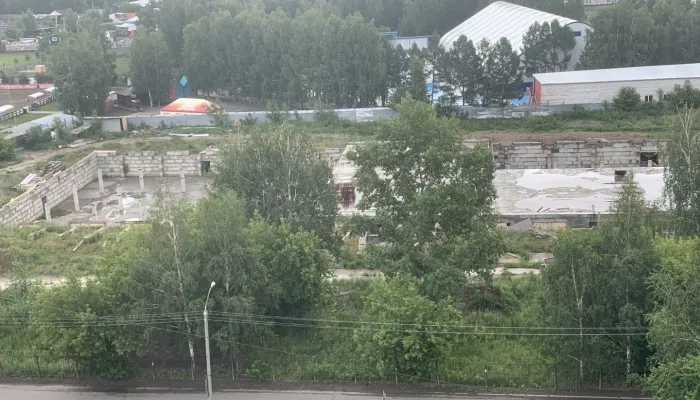 Спортивный недострой в барнаульском парке Смертина переоценят и выставят на торги