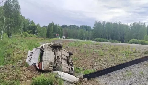 За сутки в Республике Алтай три авто слетели в кювет: четыре человека пострадали