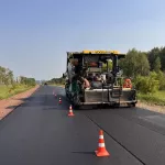 В Алтайском крае ремонтируют дорогу, соединяющую пять районов: как идут работы