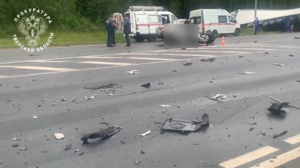 В ДТП на трассе в Тверской области погибли четыре человека