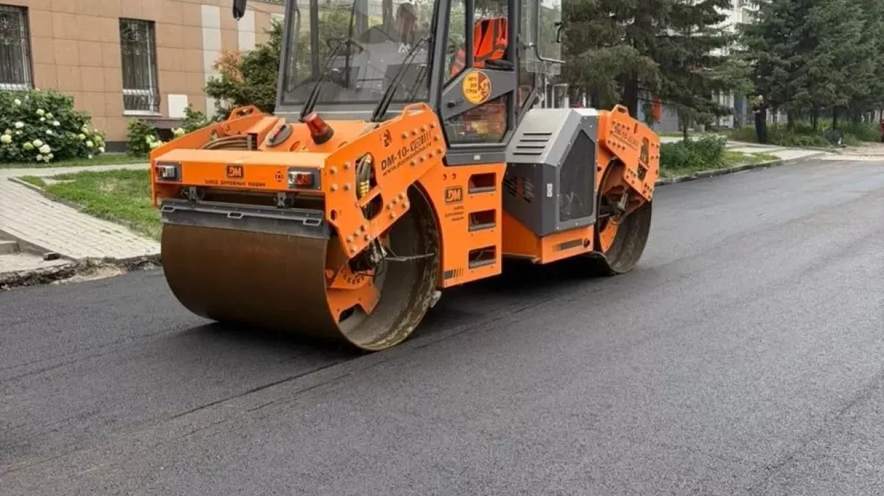 В Барнауле ремонтируют дороги и тротуары: где прошли работы