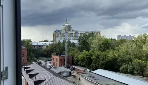 Стометровую квартиру с панорамным видом на Барнаул продают за 20 млн рублей. Фото