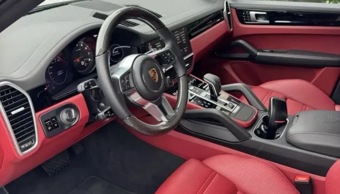 Porsche Cayenne на максималках продают за 9,3 млн в Барнауле. Фото