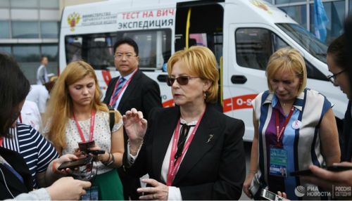 Министр здравоохранения России впервые проведет прямую линию с населением