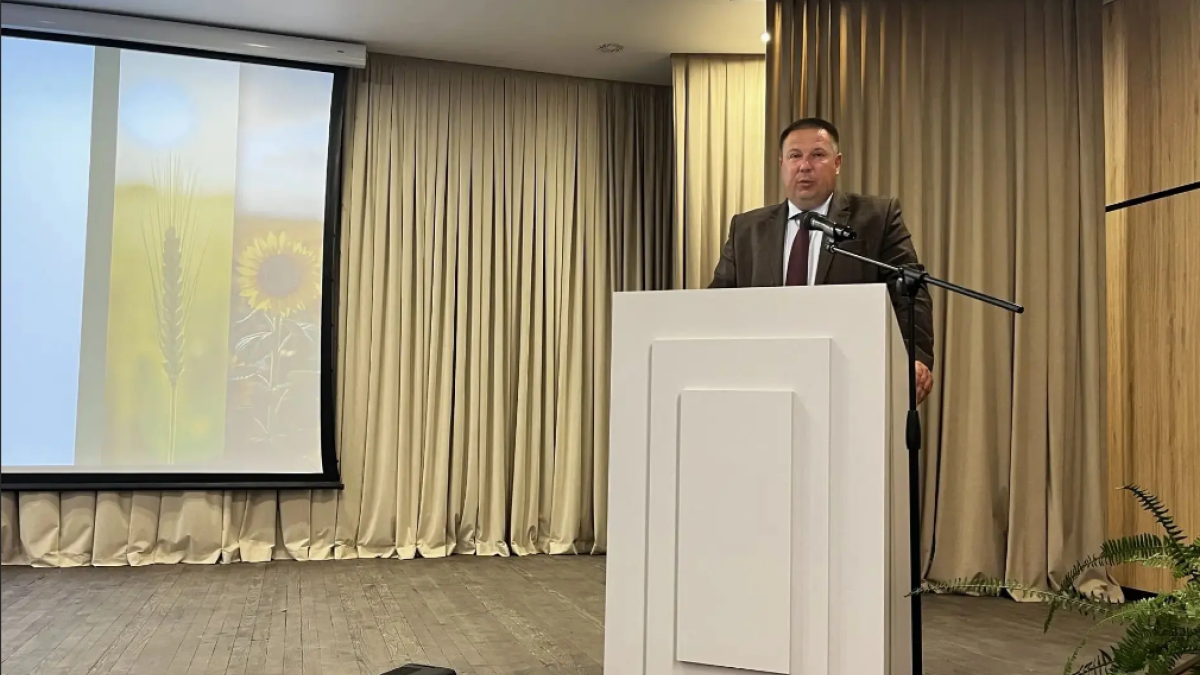Директор "Россельхозцентра" провел совещание с руководителями филиалов