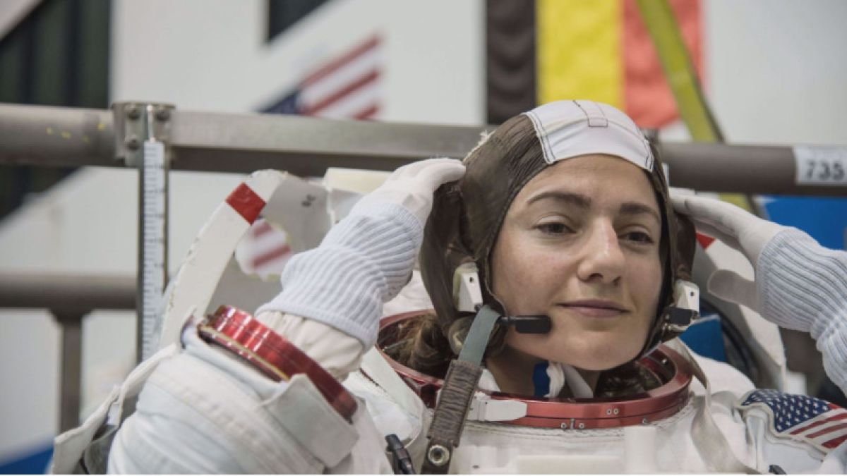 Первый в истории выход двух женщин в космос может состояться осенью 